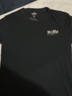 Hollister Black Short Sleeve Crew Tee with Small Floral Logo